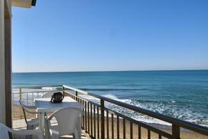 RIF. 051 - trilocale fronte spiaggia