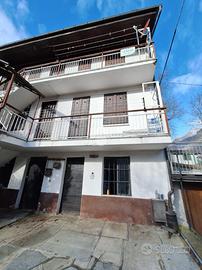 CASA SEMINDIPENDENTE A CHIALAMBERTO