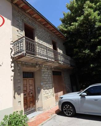 Casa indipendente di 220 m² con più di 5 locali e 