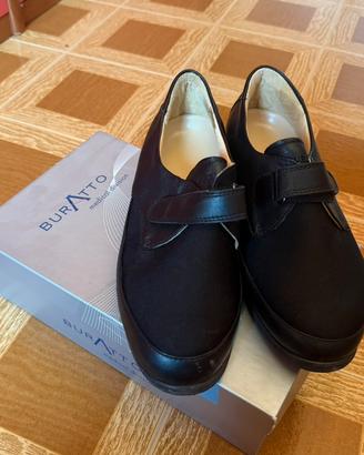 Scarpe nere Buratto con strappo tg 36