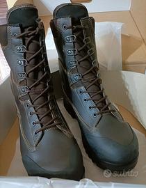 Anfibi n.39 suola in vibram