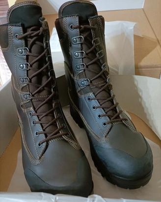 Anfibi n.39 suola in vibram