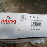 miscelatore rubinetto lavandino bagno nuovo 2pezzi