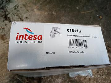 miscelatore rubinetto lavandino bagno nuovo 2pezzi