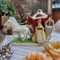 statuina vintage carrozza con cavalli e damina por