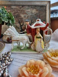 statuina vintage carrozza con cavalli e damina por
