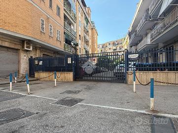 3 LOCALI A NAPOLI