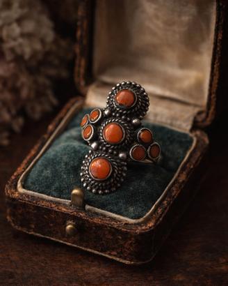 Grande anello in argento e corallo vintage 60s
