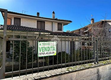 PORZIONE DI BIFAMILIARE A ACQUAPENDENTE