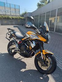 Kawasaki Versys 650 anno 2010 con tris valigie
