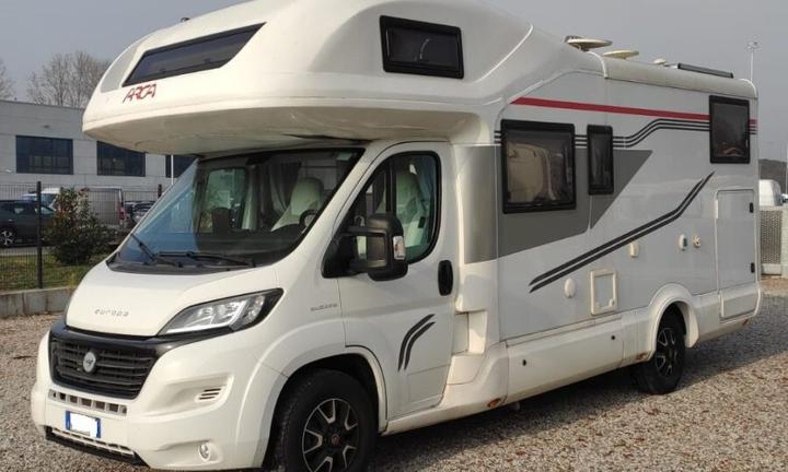 Arca Europa M 725 GLM Mansardato