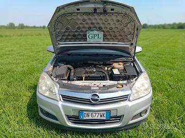 Opel Astra 1.4 16V Twinport 5 porte Enjoy