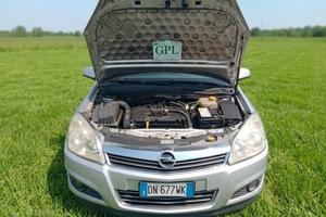 Opel Astra 1.6 16V Twinport 5 porte Enjoy