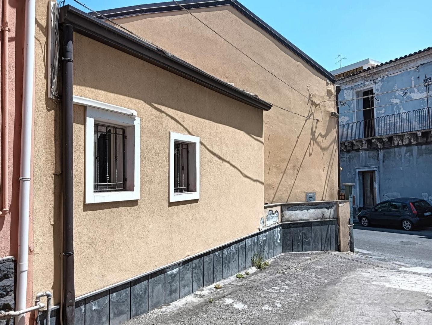 Giarre centro, bottega in via Callipoli - Vista 3