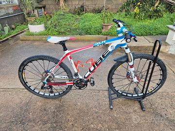 Mountain bike carbonio cube, ruote 26