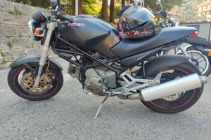 Ducati Monster 600 dark