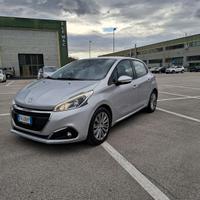 Peugeot 208 BlueHDi 75 5 porte Allure