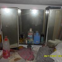 Specchio contenitore