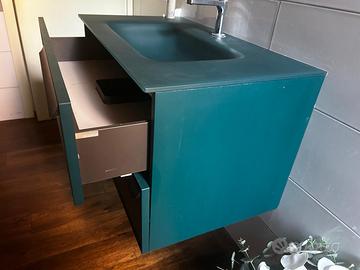 Lavabo e mobile bagno