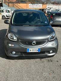 Smart FourFour  pari al muovo