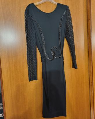 Abito nero con paillettes e pizzo