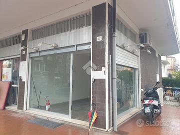 NEGOZIO A RIMINI