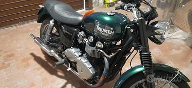 TRIUMPH BONNEVILLE