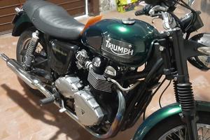 TRIUMPH BONNEVILLE