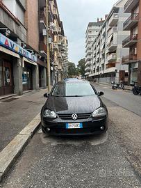 Auto Volkswagen Golf