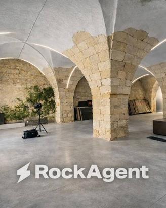 Immobile di 277 m² con 2 locali a Spongano