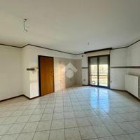 3 LOCALI A BORGARO TORINESE