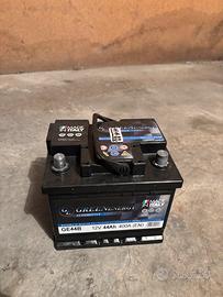 Batteria per auto 44 ampere 12 volt