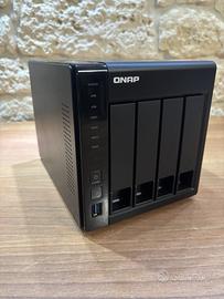 NAS Qnap 451D2 + 4 SSD 870 QVO 2TB