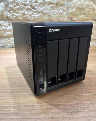NAS Qnap 451D2 + 4 SSD 870 QVO 2TB