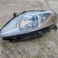 faro anteriore lancia ipslon destra  anno 2019