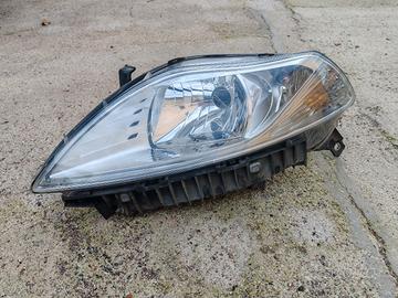 faro anteriore lancia ipslon destra  anno 2019
