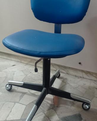 Poltroncina con ruote