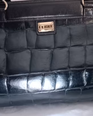 Borsa a spalla FERRÉ in pelle nera stampa coccodri