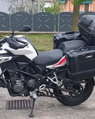 Moto benelli TRK 502 abs