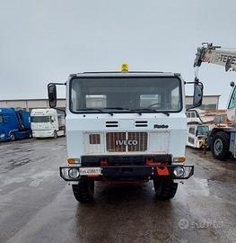 Autocarro iveco acm90