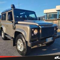 Land Rover Defender 90 2.4 TD4 SE