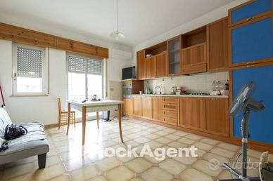 APPARTAMENTO A DAVOLI MARINA, IDEALE ANCHE COME IN