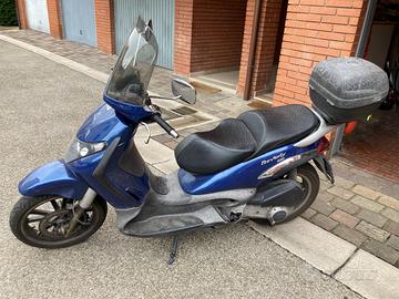 Piaggio Beverly 250
