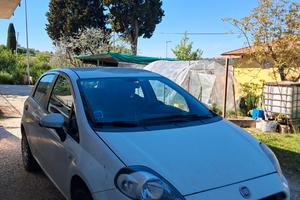 Macchina Fiat Grande Punto 