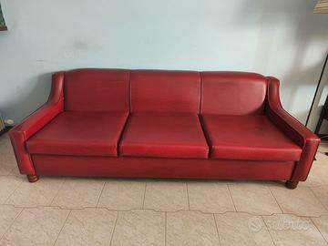 Divano letto 3/4 posti usato vintage.