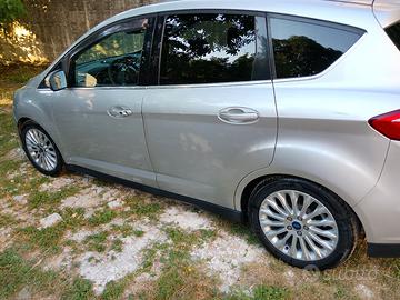 Ford d c max 