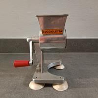 Grattugia a manovella vintage