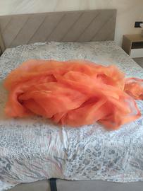 3 veli tende arancio con riflessi rossi  e doratio