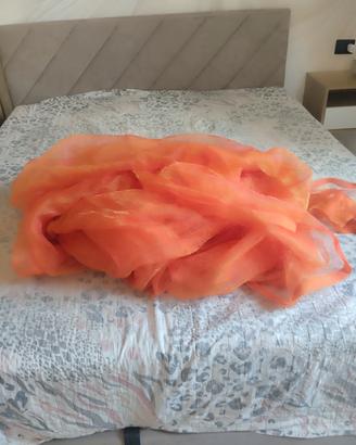 3 veli tende arancio con riflessi rossi  e doratio