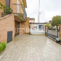 Ingresso indipendente di recente costruzione con g